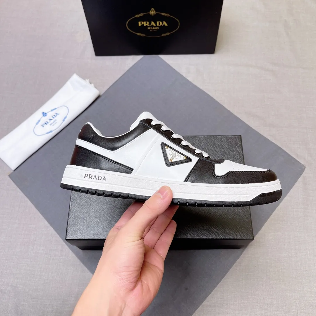 P380 Prada Prada's new men's leather sneakers, the highest version on the market, any comparison is welcome🆚! The original leather has excellent texture and is super high-end! Fetal sheep net lining imported from Italy, removable pad! Luxurious materials and fine workmanship, highly recommended! Code number 38-45 No. 058